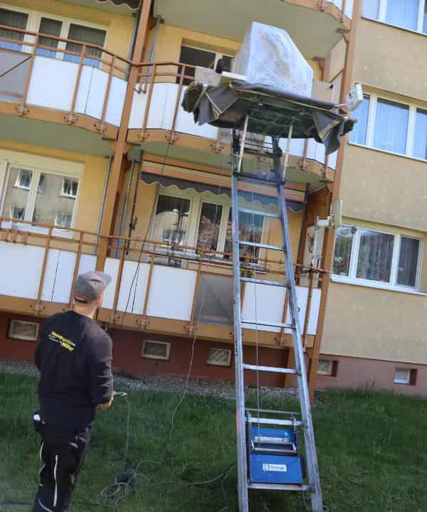 Praxisumzug mit Möbellift in Rosenheim